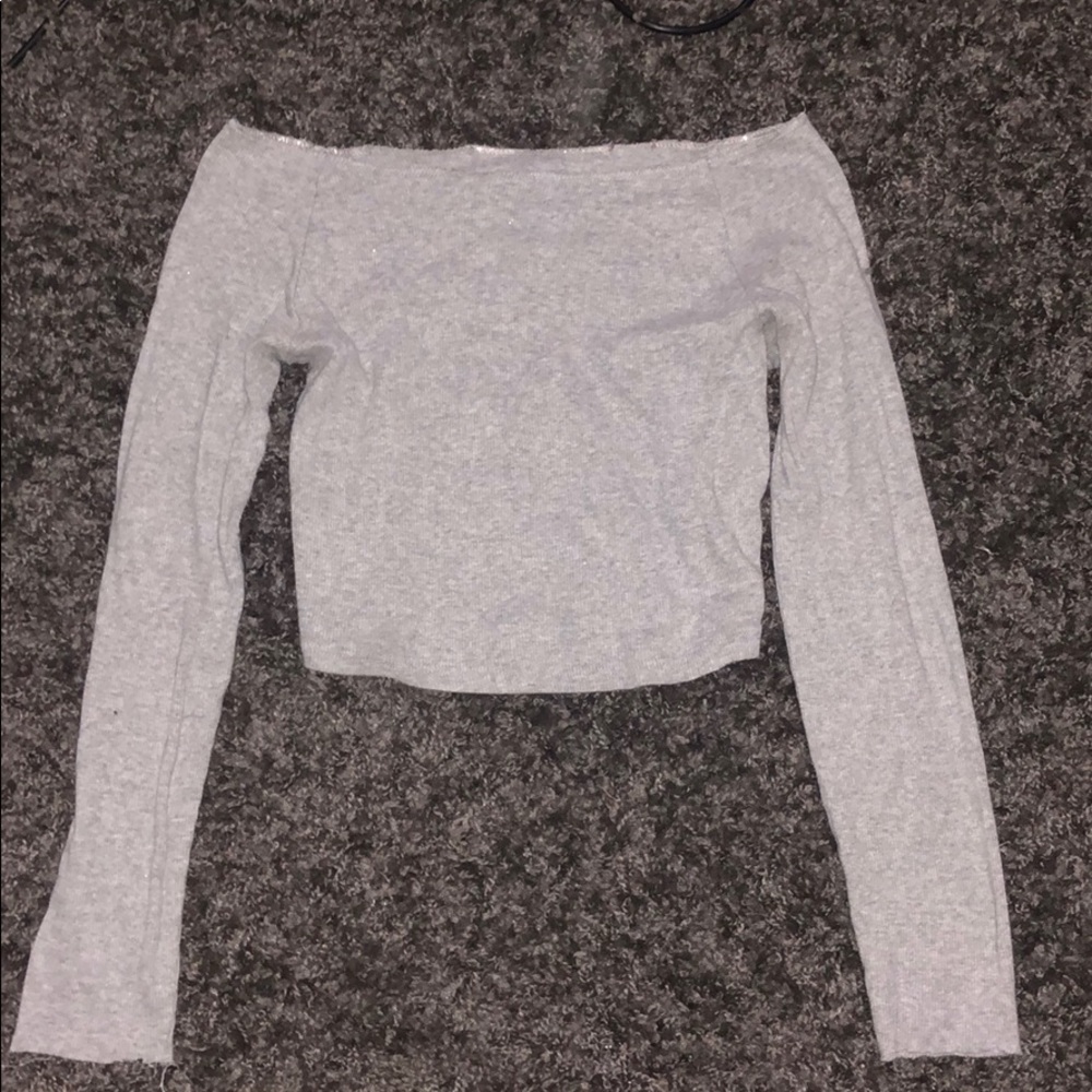 Off the shoulder long sleeve crop top